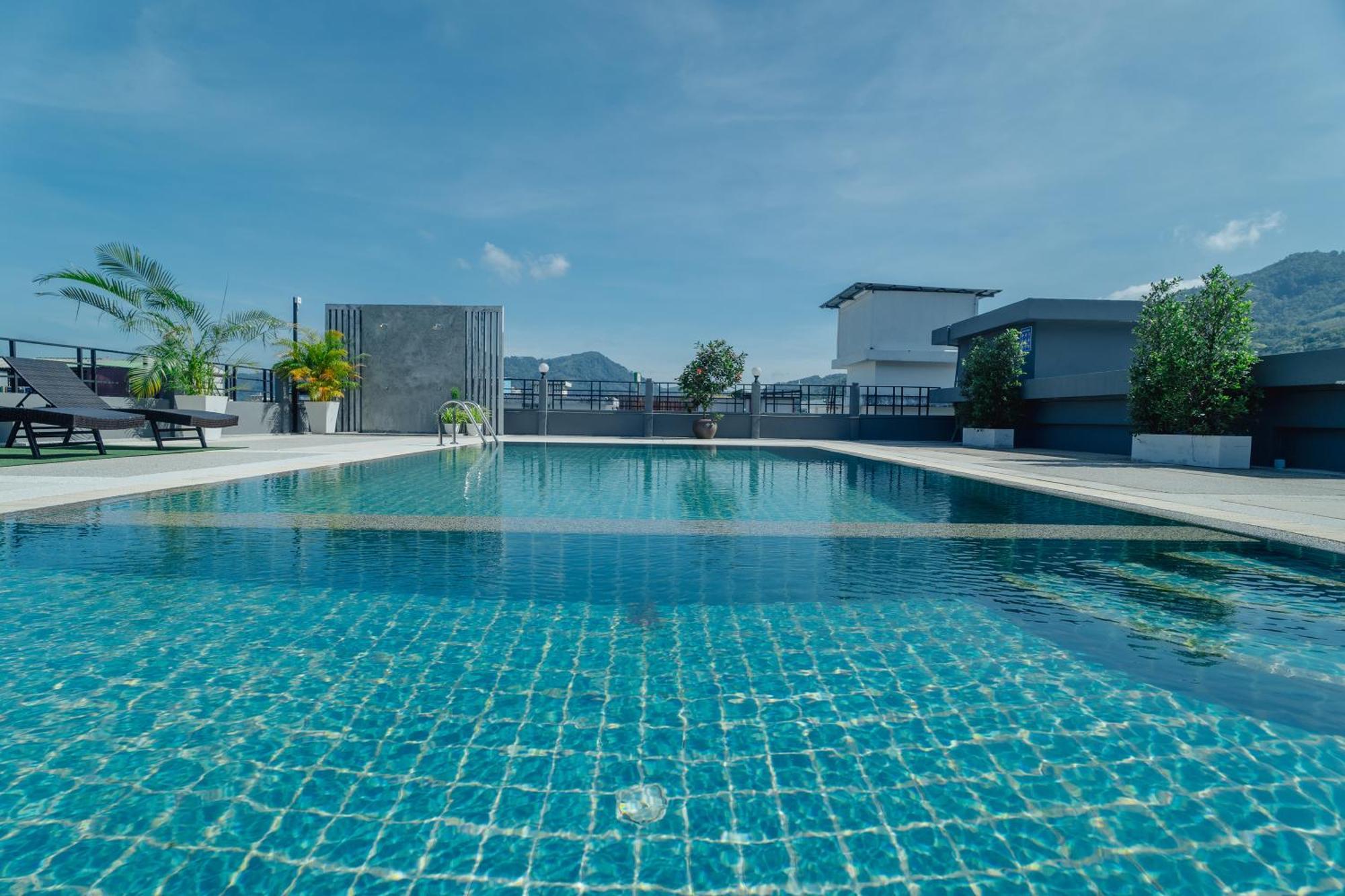 Di Yana Patong Hotel Exterior photo